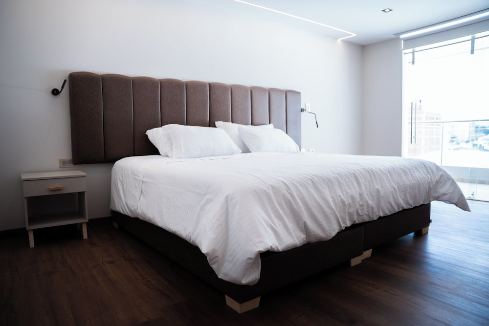 Deluxe Room, Balcony, City View
