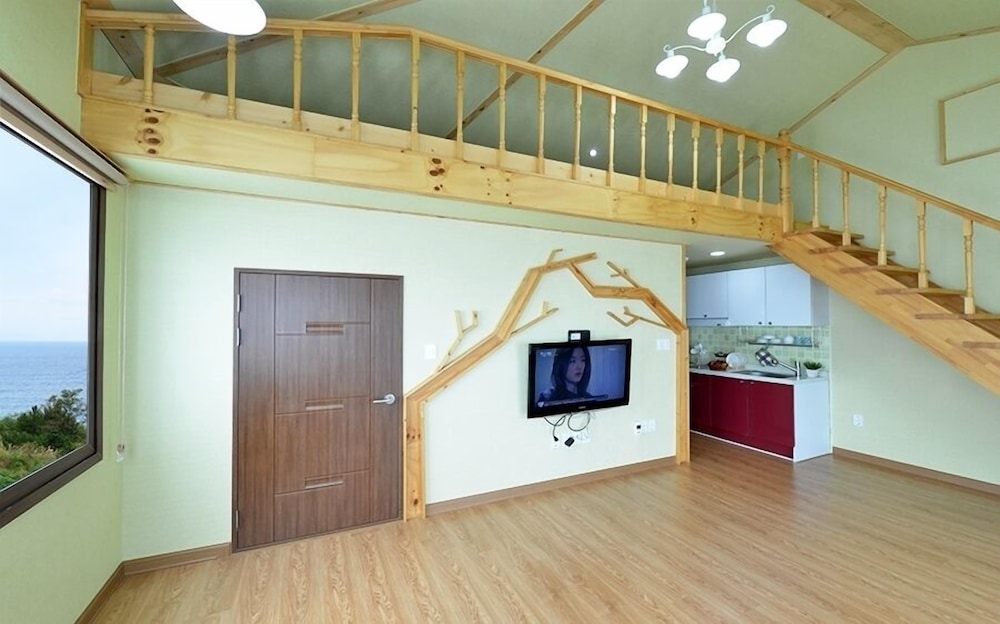 Room (#201, Ondol) photo 3