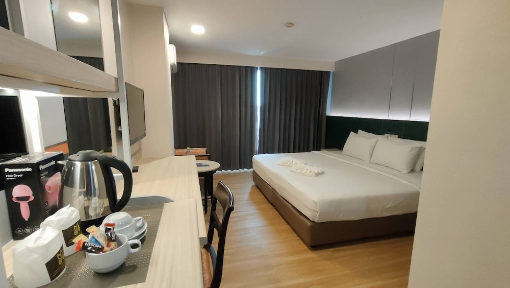 Deluxe Double or Twin Room photo 2
