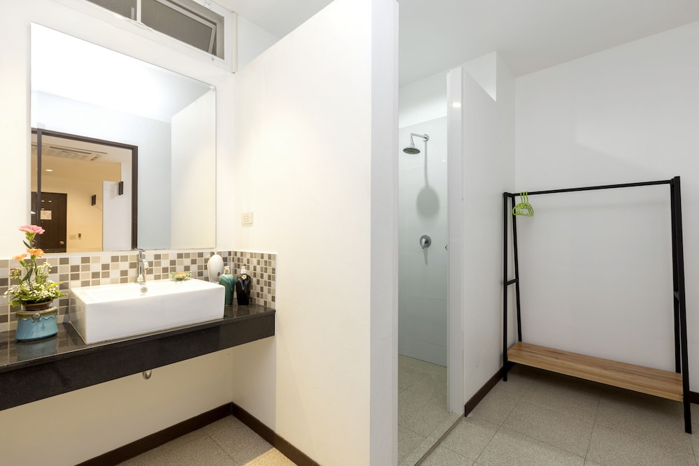 Deluxe Suite (6 Adults) photo 2