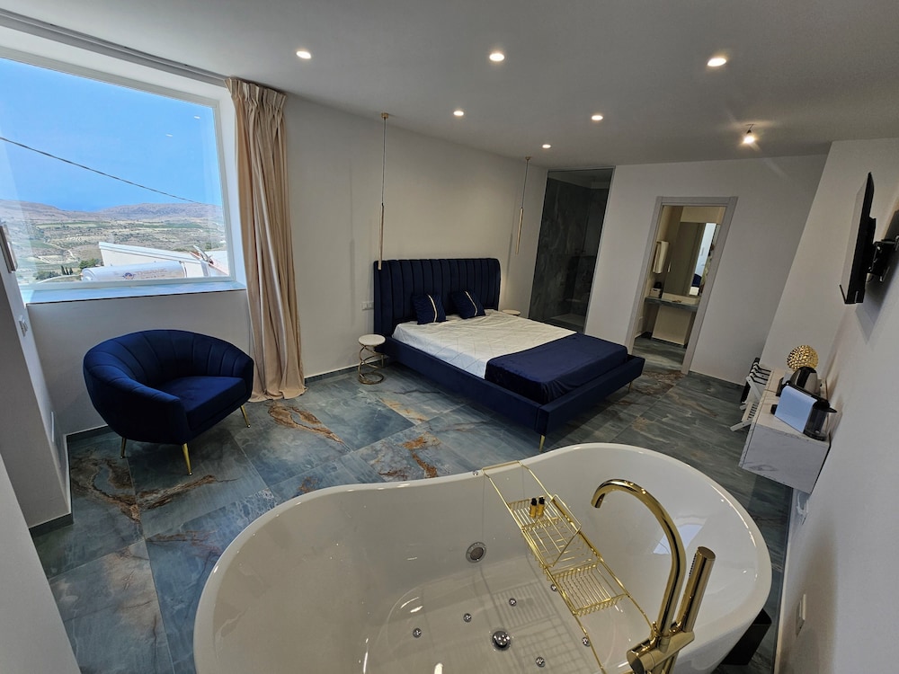 Romantic Room, Hot Tub