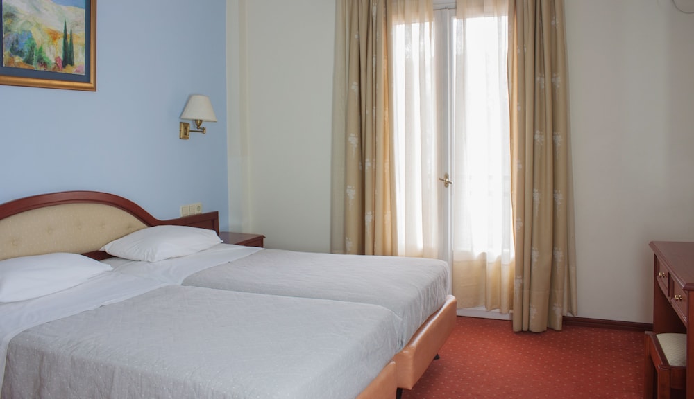 Triple Room, City View photo 3