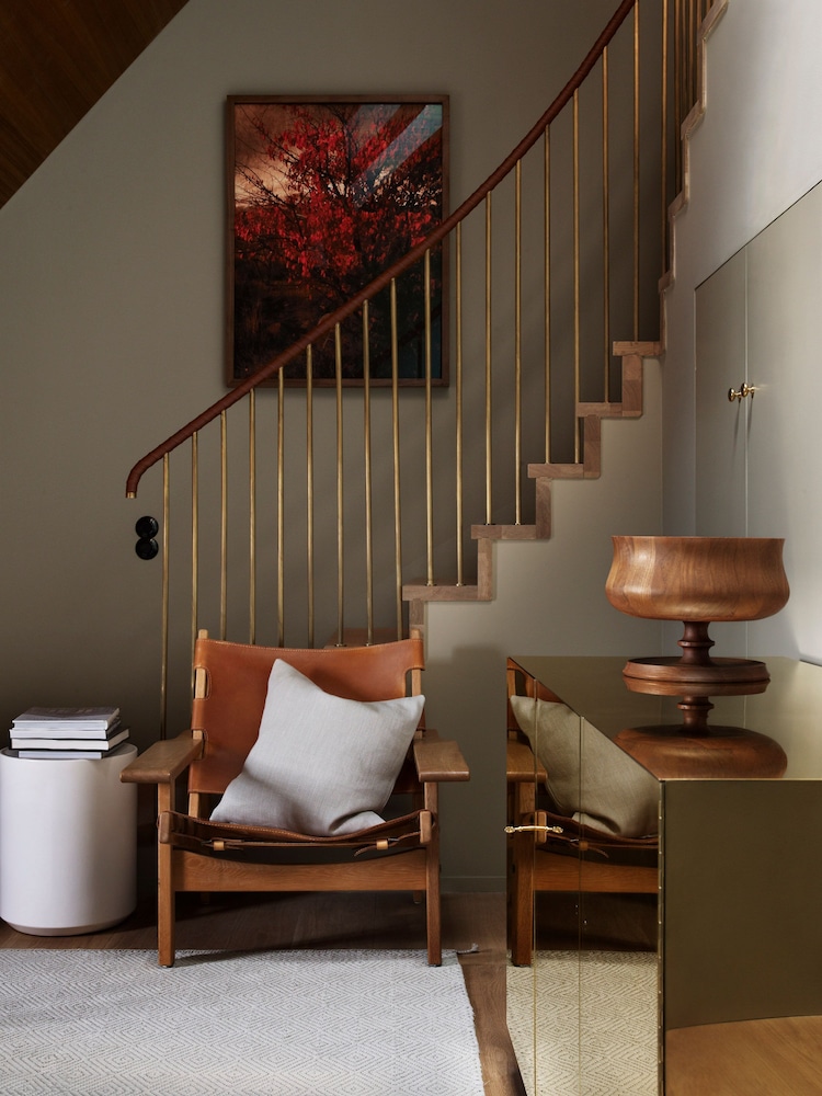 Suite, 1 King Bed, Garden View, Mezzanine