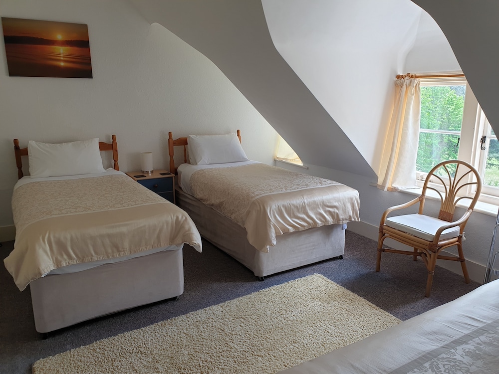 Suite, Shared Bathroom (2 Adults & 2 Children) photo 3
