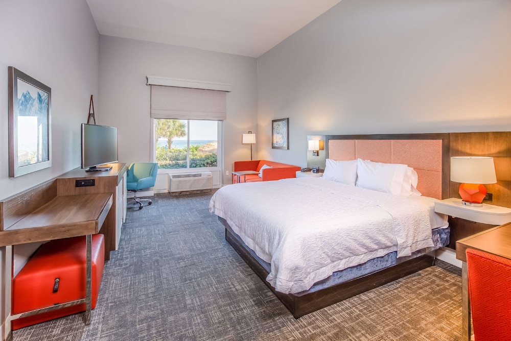 One King Bed, Gulf View, 1st Floor, No Patio, Non-Smoking - Photo 1