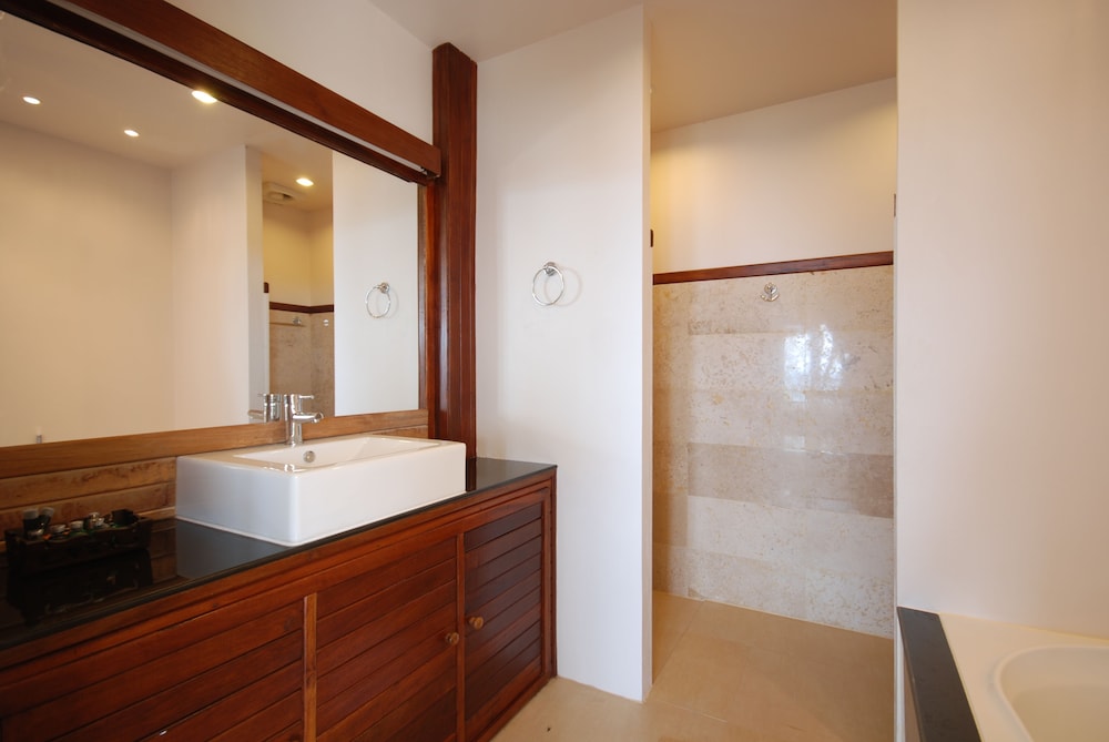 Sea View Corner Suites - Photo 9