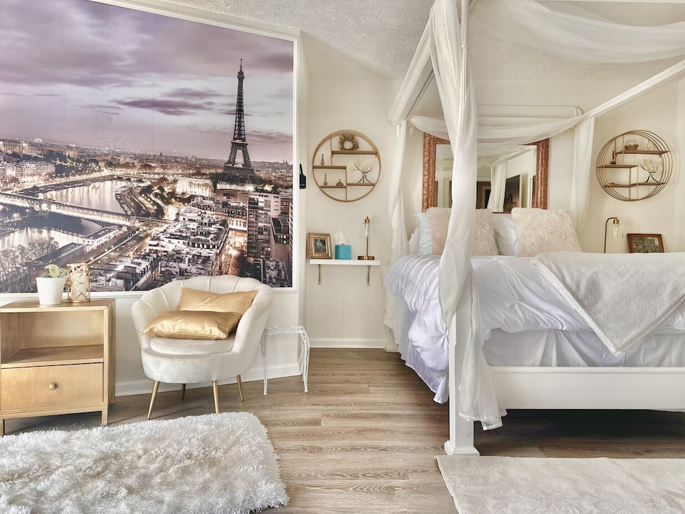 Luxury Double Room, Ensuite (Paris Suite) photo 1