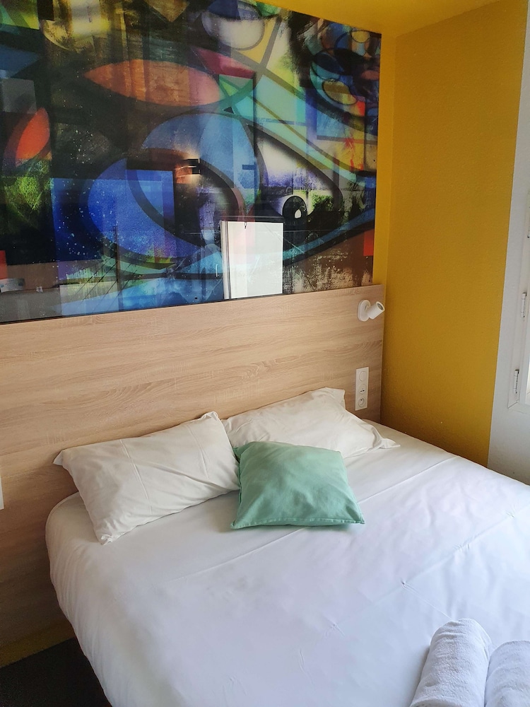Standard Room, 1 Queen Bed