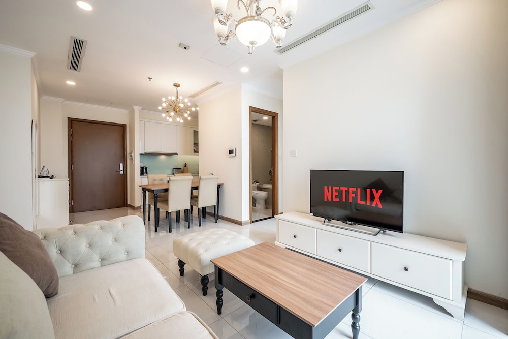 Skyline One Bedroom Apartment with Balcony and City View