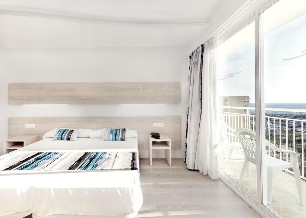 Habitación Doble o Twin Estándar, Terraza, Vista Parcial al Mar