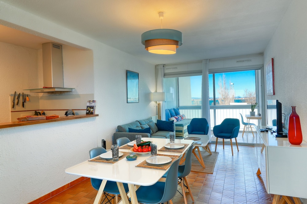 Apartment photo 2