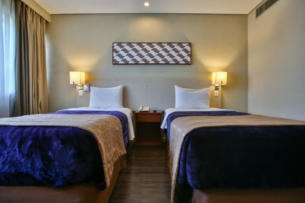 Executive Suite, 2 Twin Beds