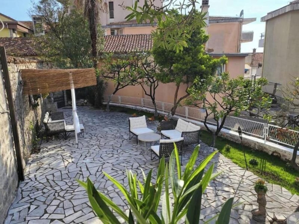 Family Apartment, Garden View photo 2