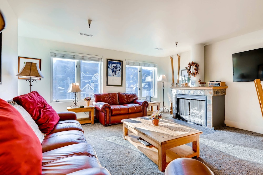 Condo, 2 Bedrooms