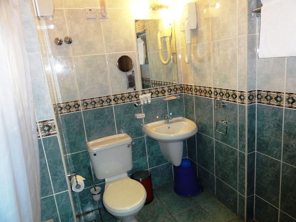 Business Suite - Photo 5