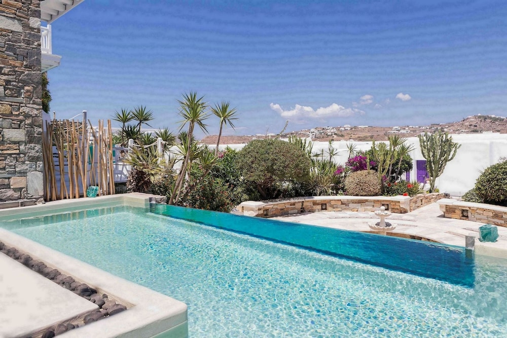 Suite with Pool - Photo 4