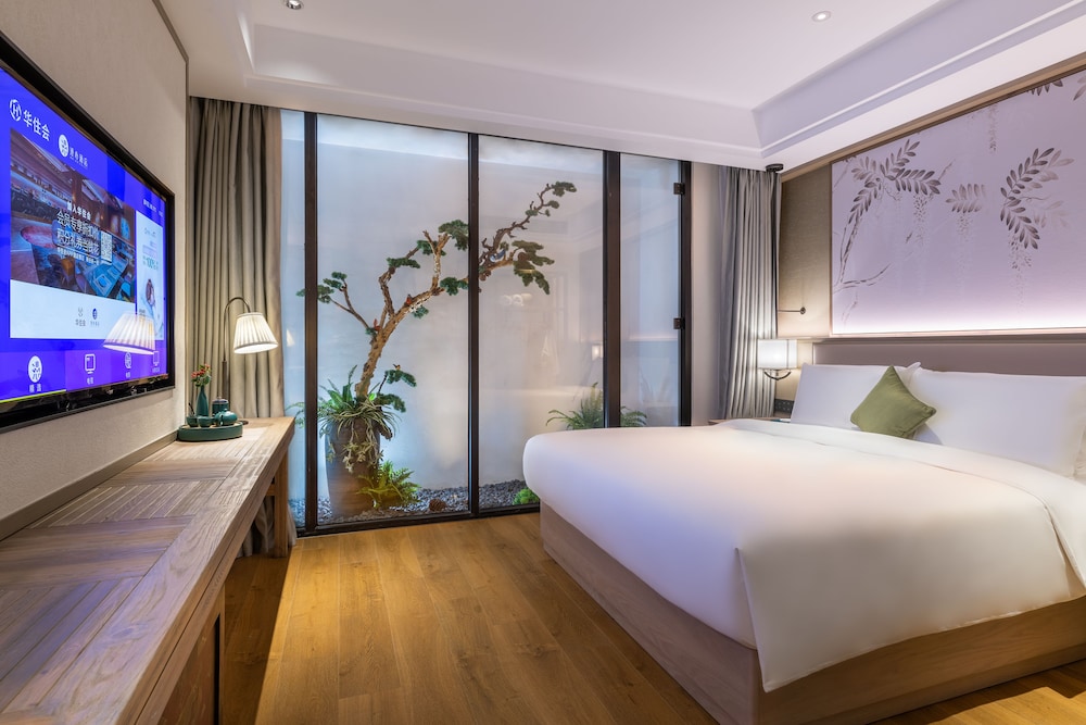 Elegant Double Room (No Window) (Mainland Chinese Citizen Only)
