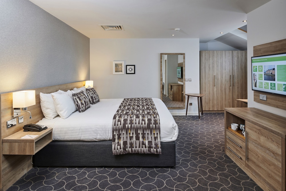 Suite, 1 King Bed photo 2