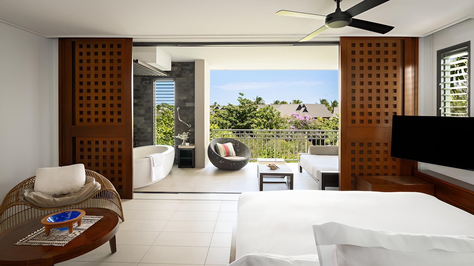 Room, 1 King Bed, Garden View - Photo 4
