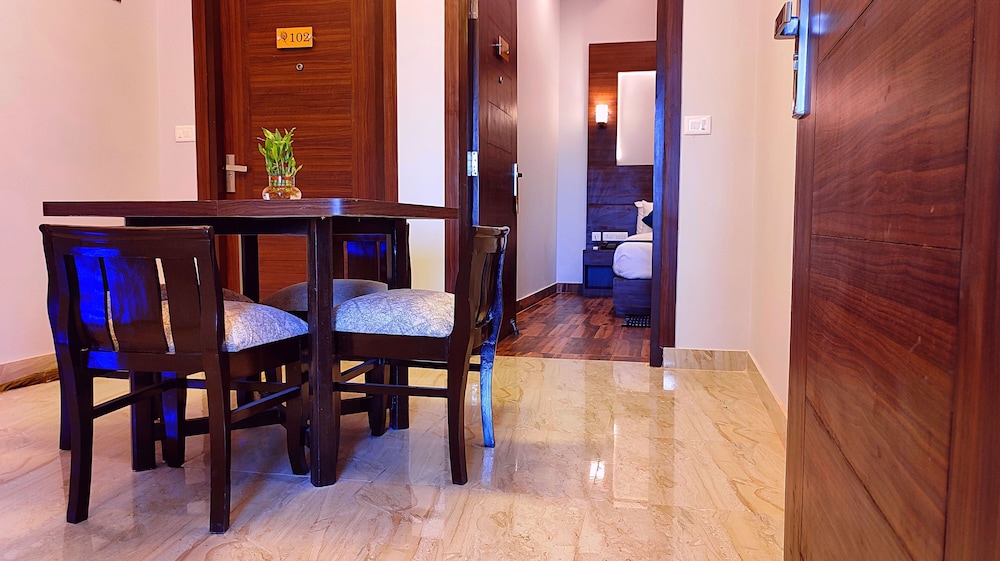 Executive Room, Balcony - Photo 11