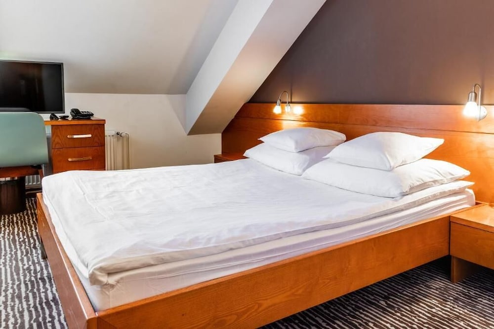 Basic Double or Twin Room