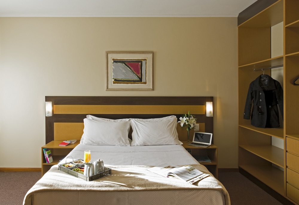 Luxo Casal - 1 Cama Casal e 2 Camas Solteiro - Photo 1