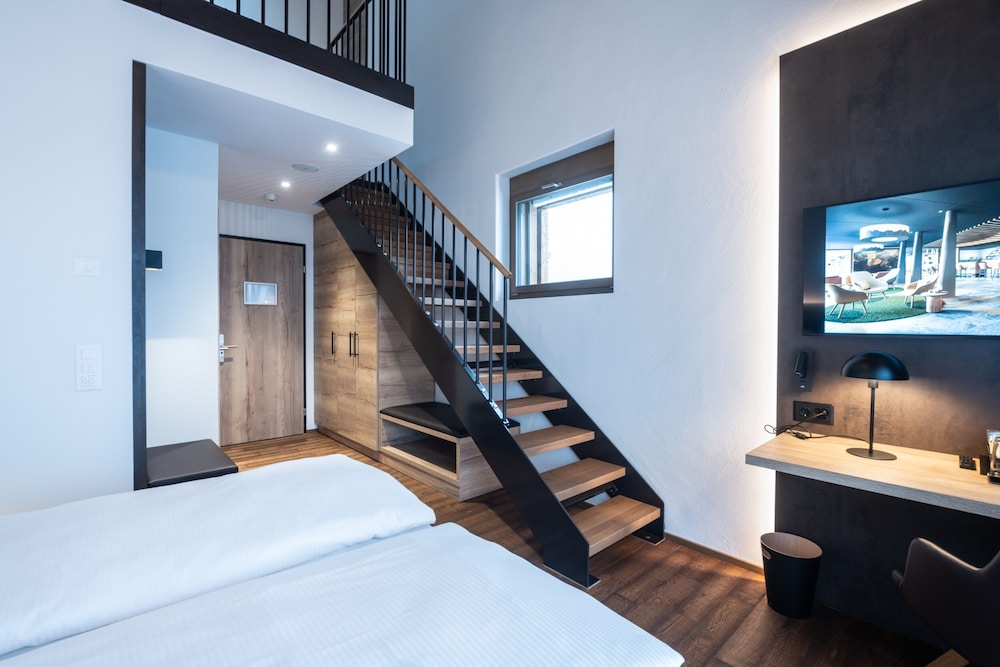Panoramic Room, Balcony - Photo 6