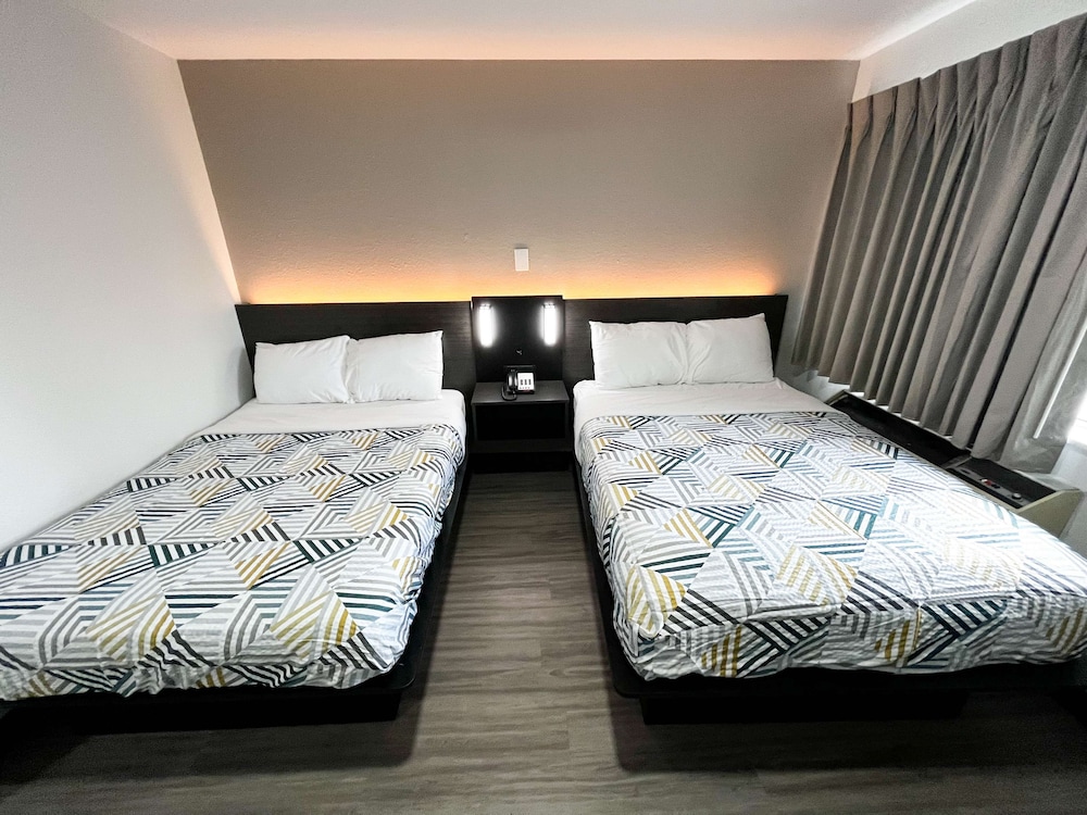 Standard Room, 2 Double Beds, Smoking, Kitchenette photo 3