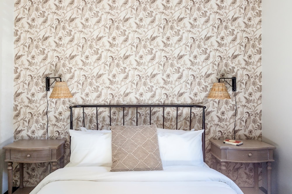 Standard Room, 2 Queen Beds, Non Smoking - Photo 1