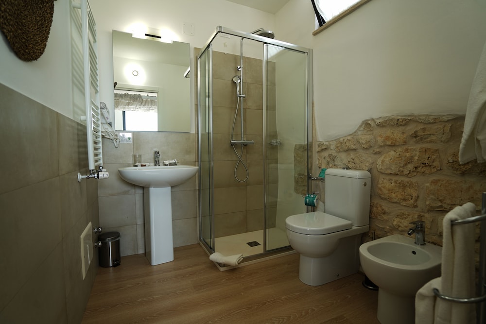 Standard Triple Room photo 3