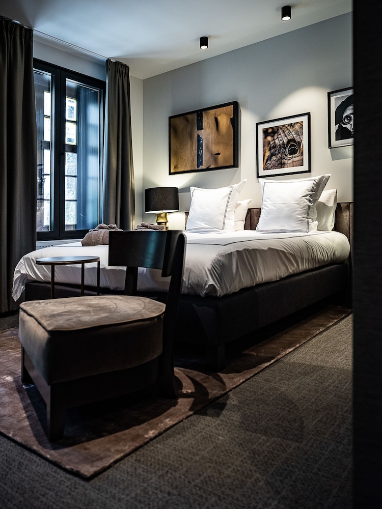 Suite, Fireplace