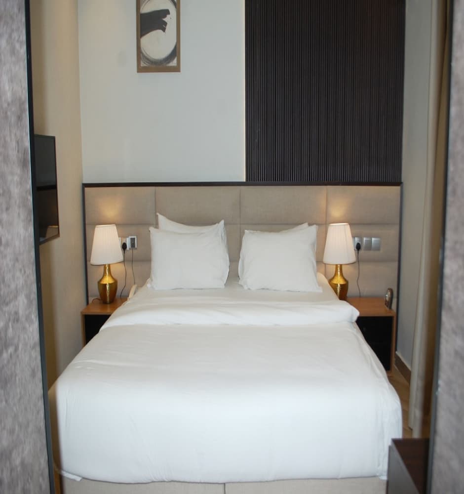 Deluxe Room - Photo 8