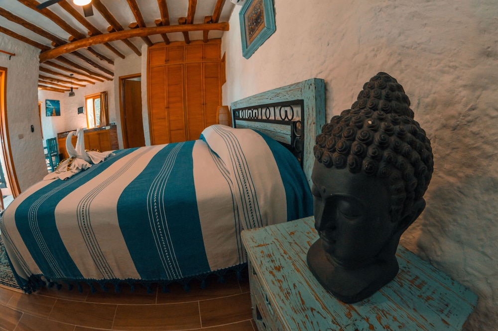 Suite, 1 King Bed, Terrace, Pool View photo 3