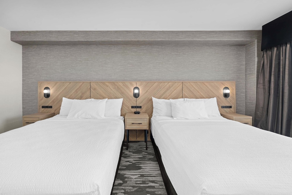 Standard Room, 2 Queen Beds - Photo 4