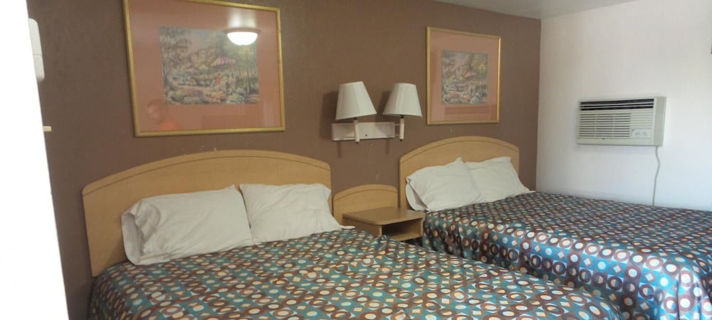 Standard Room, 2 Queen Beds photo 1