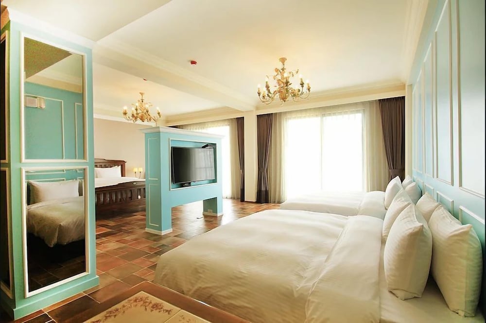 Family Studio Suite, Mobility Accessible, Beach View photo 1