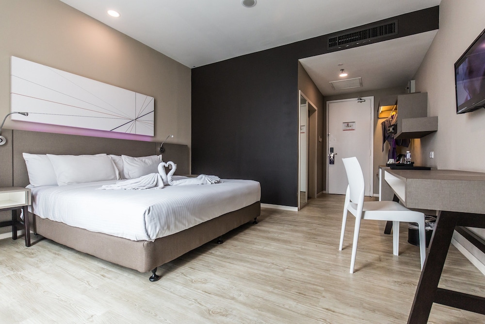 Superior Room, 1 King Bed