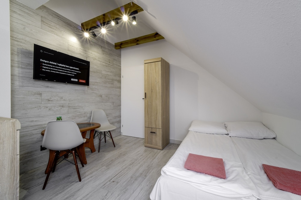 Room - Photo 3