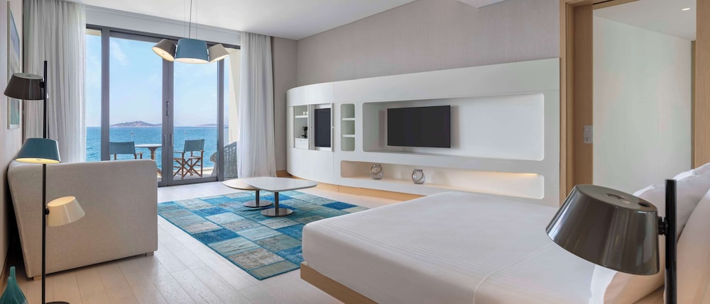 Premium Room, 1 King Bed, Balcony