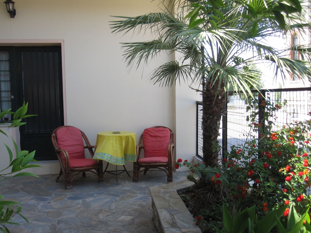 Family Apartment, 1 Bedroom, Garden View, Ground Floor