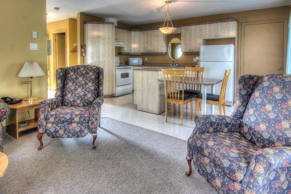 Suite, 1 Bedroom photo 2
