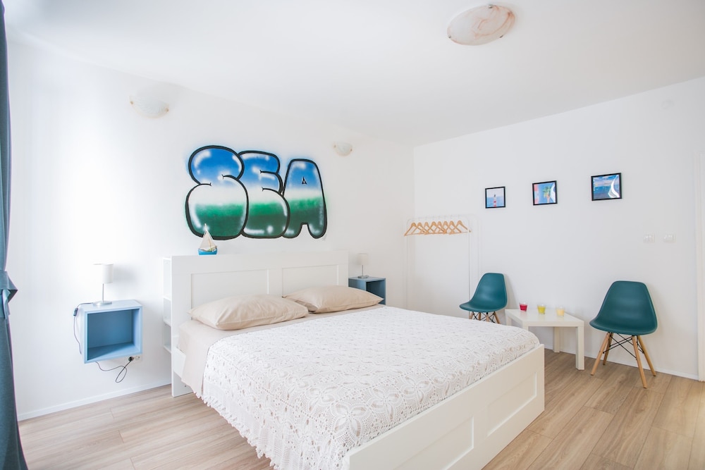 Double Room (A2)