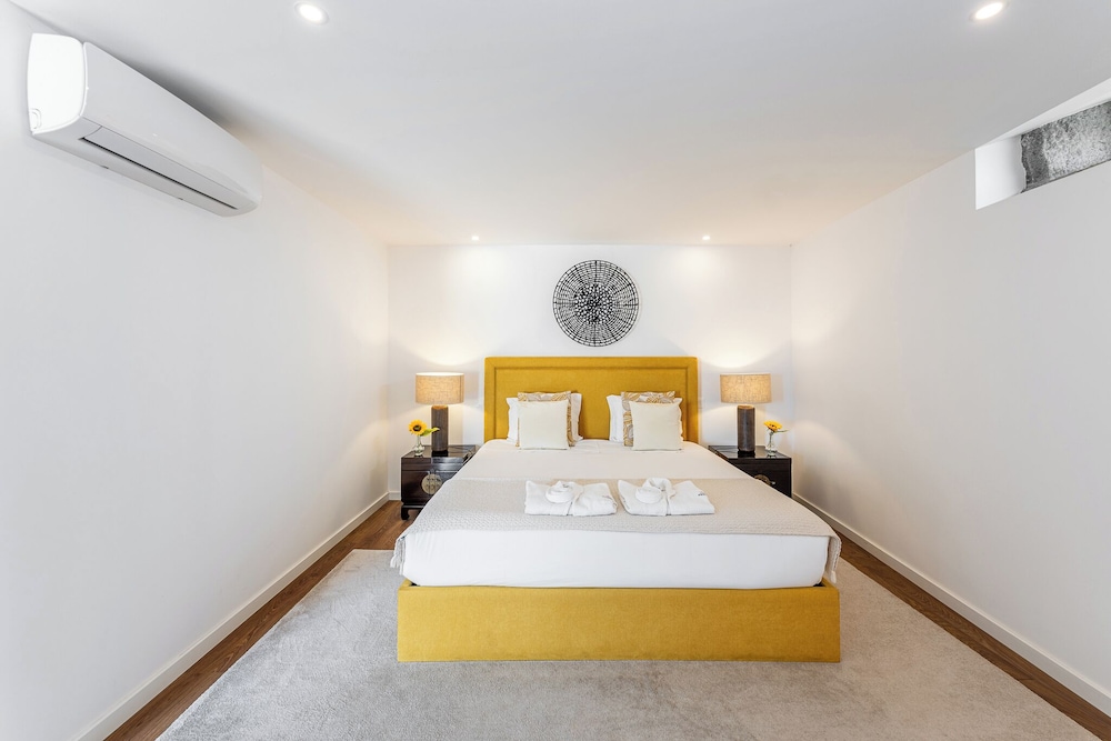 Deluxe Suite, 1 King Bed photo 3