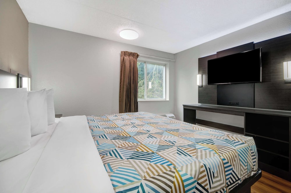 Standard Room, 1 Double Bed, Smoking photo 3