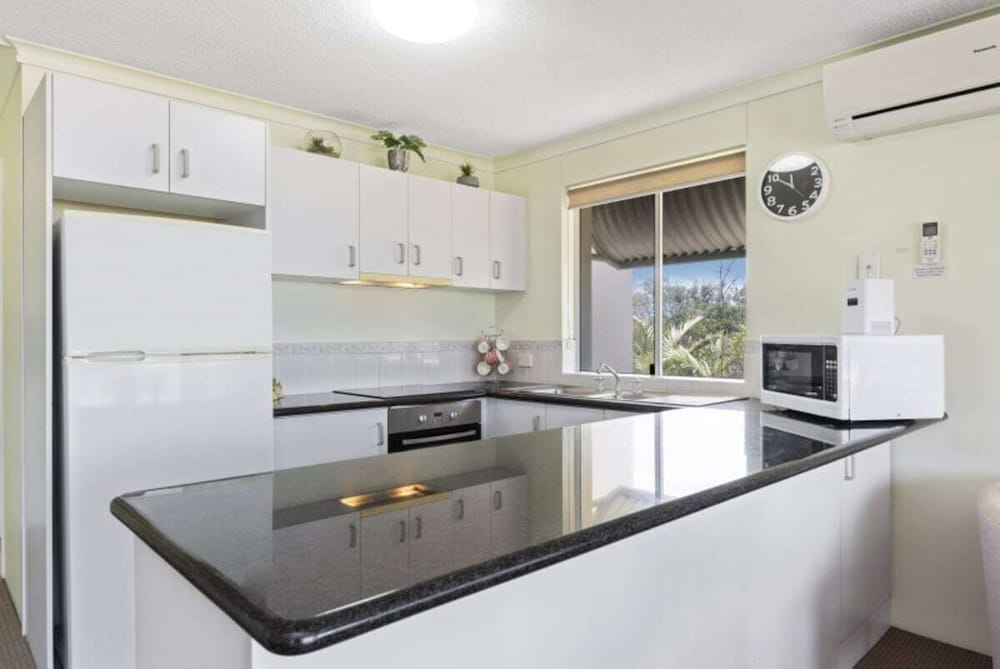 Family Apartment, 2 Bedrooms, Terrace, Beach View photo 2