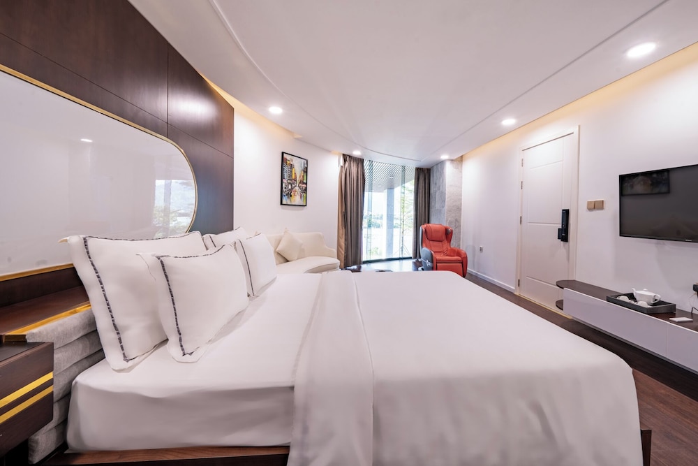 Royal Suite, 2 Bedrooms - Photo 5