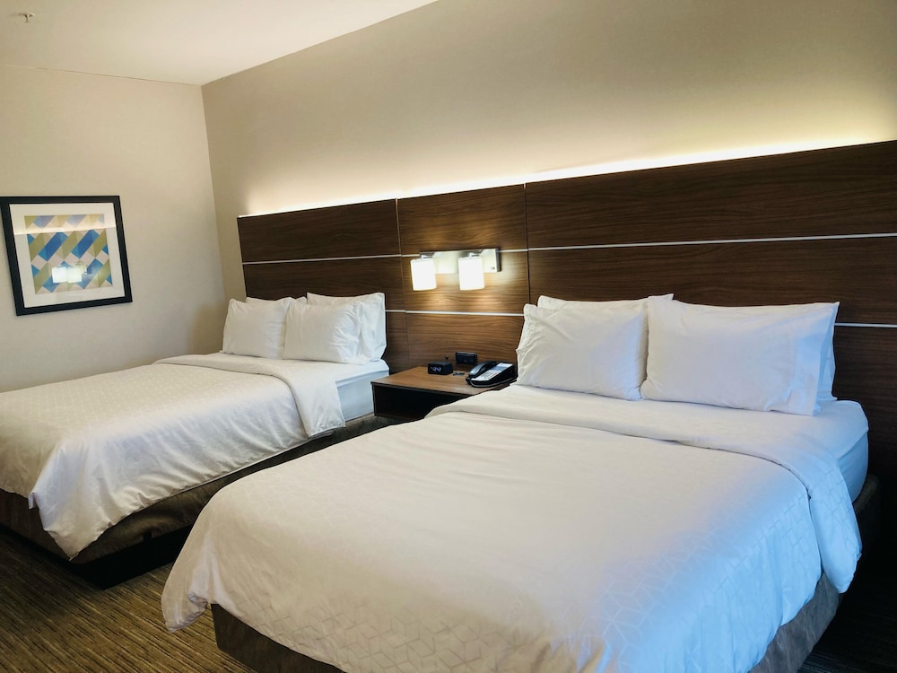 Suite, Multiple Beds photo 3