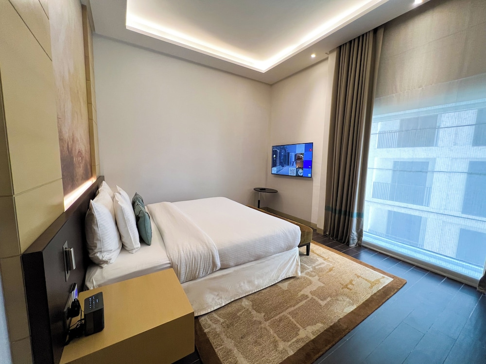 Classic Room, 1 King Bed photo 3