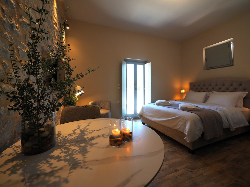 Deluxe King Room photo 3