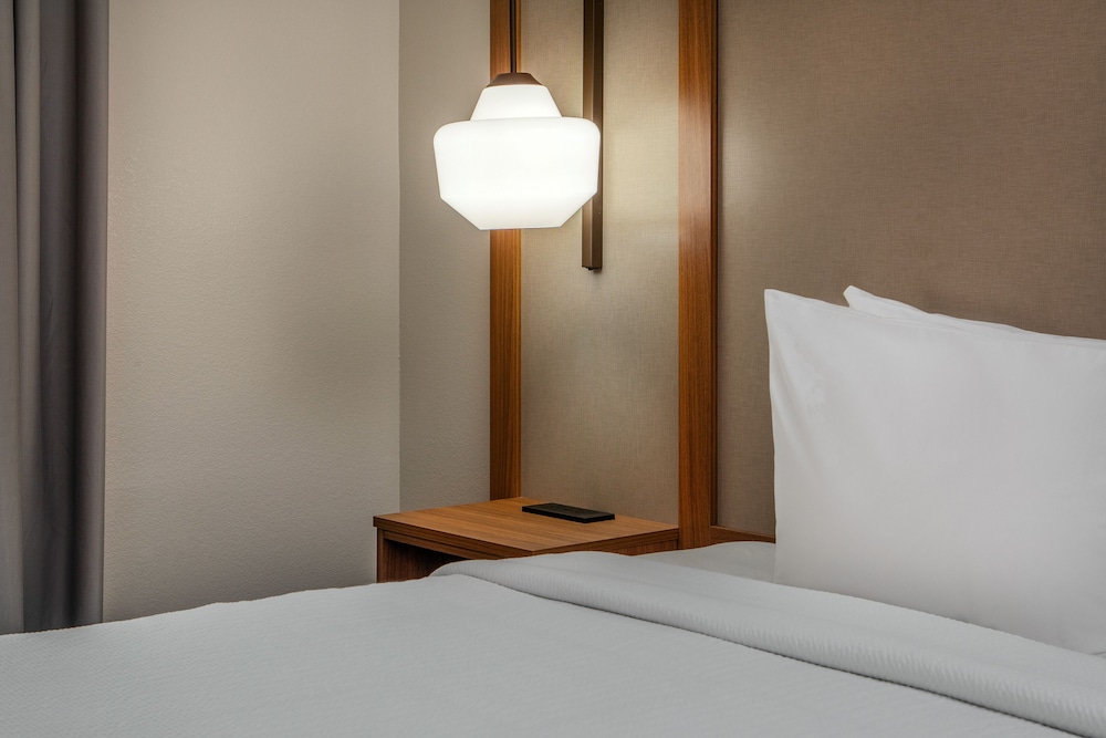 Room, 1 King Bed - Photo 4